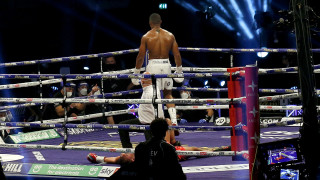 Кубрат Пулев загуби тежко дългоочакваната битка с Антъни Джошуа Българинът