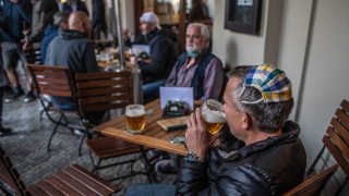 Чехия позволява събирания с до 300 души по късно този месец