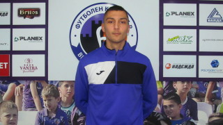 Централният бранител Георги Александров претърпя операция на рамото което