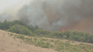 Пожарите продължават да бушуват край селата Изворище Миролюбово и Брястовец