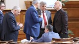 Викове "терористи" и размяна на усмивки в пленарна зала заради медицинските сестри