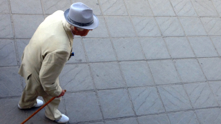 Изплащането на пенсиите и добавките за първия месец на 2022