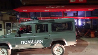 Трима закопчани след масово меле в бар на плажа в Бургас