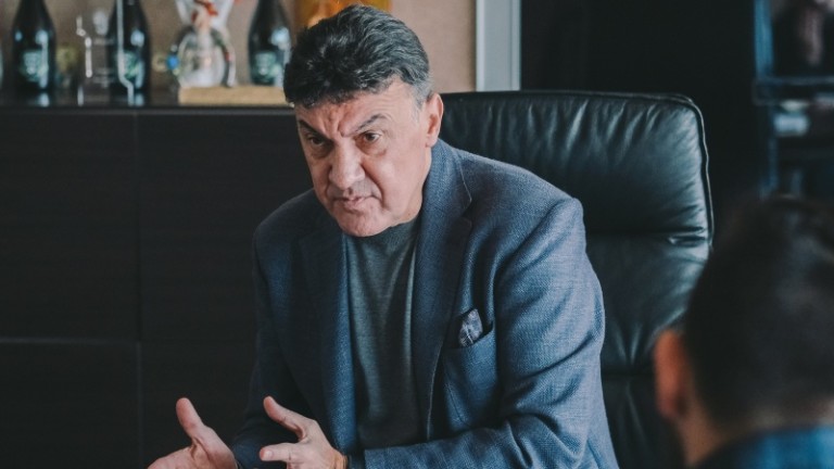 Дилема за Боби Михайлов: Нов национален стадион или инфраструктурата на клубовете