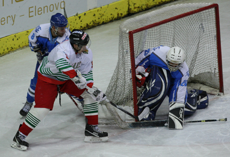 Малкия Гибон ни носи победата над Израел