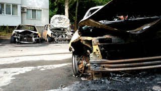 Полицаи и пожарникари изясняват причините за пожар възникнал тази нощ