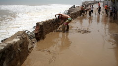 Скръб в Перу, където кални свлачища разрушиха домове