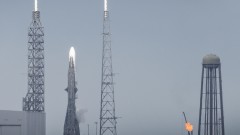 Blue Origin успешно изстреля и приземи ракетата New Glenn в мисия към Марс