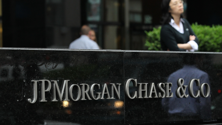 Банка JP Morgan се презазастрахова от загуби заради ниските цени на петрола