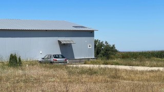 Пилотът на учебния самолет е бил в зона изискваща летателен