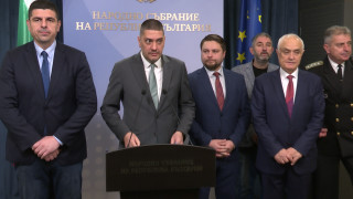 Вдигат с 30% заплатите на военните от догодина