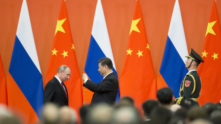 Тихо и кротко Китай поглъща Русия 
