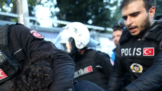 Турската полиция задържа 25 предполагаеми бойци на ИДИЛ в операции в