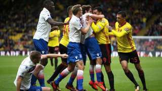 Капитанът на английския Уотфорд Трой Дийни бе наказан за период