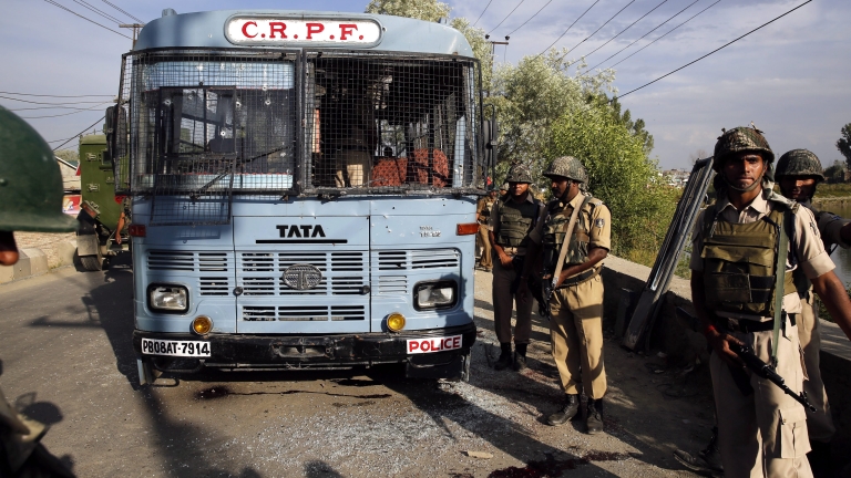 Осем убити на границата между Индия и Пакистан 