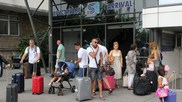 Международна компания дава самолетен билет и 5000 лева на българи, които се върнат у нас
