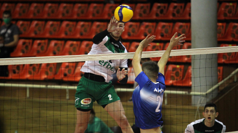 Вижте програмата на плейофите за волейболната Суперлига