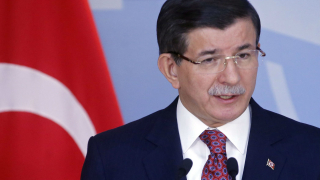 Давутоглу: Русия извършва етническо прочистване в северната част на Сирия