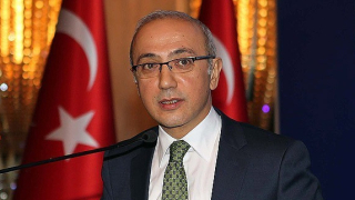 Турският министър на финансите на Турция Лютфи Елван подаде оставка