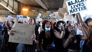 От полицията в британската столица Лондон обявиха че 23 ма души