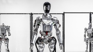 Компанията Figure AI излъчи на живо осемчасова смяна на хуманоидни
