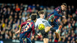 Отборът на Валенсия спечели градското дерби срещу Леванте с 1 0 на