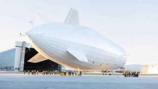 Най-големият летателен апарат в света се готви за полет