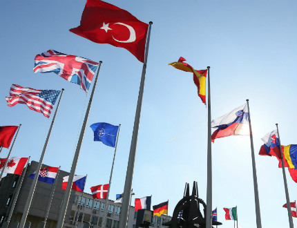 НАТО: Не водим Европа към война, ученията са заради руската агресия
