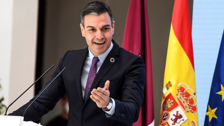Испанският премиер уволни 7 министри, за да насърчи икономическото възстановяване
