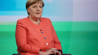 Германският канцлер Ангела Меркел потвърди в четвъртък че няма да