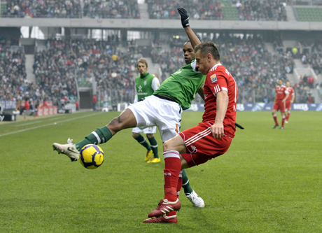 Байерн излезе начело след инфарктна победа над Ведер