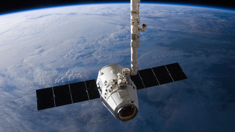 SpaceX получи разрешение да постави още сателити в космоса