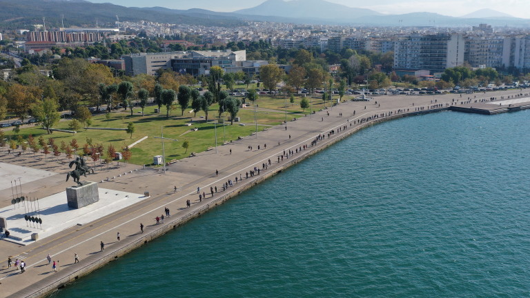 Гърция налага регионални блокади на втория по големина град Солун