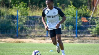 Парвиз Умарбаев поднови тренировки с Локомотив Пловдив Националът на Таджикистан