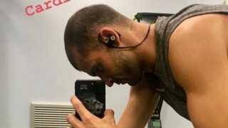 Най добрият български тенисист Григор Димитров е сменил сериозно визията си Той