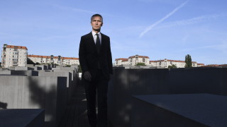 Генералният секретар на НАТО Йенс Столтенберг предупреди че дълбоките разделения