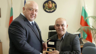 Стоян Петков помощник треньор в женския национален отбор празнува рожден