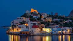 Гръцкият остров с 1500 жители, на който скоро ще има само електромобили и ще се захранва основно със зелена енергия