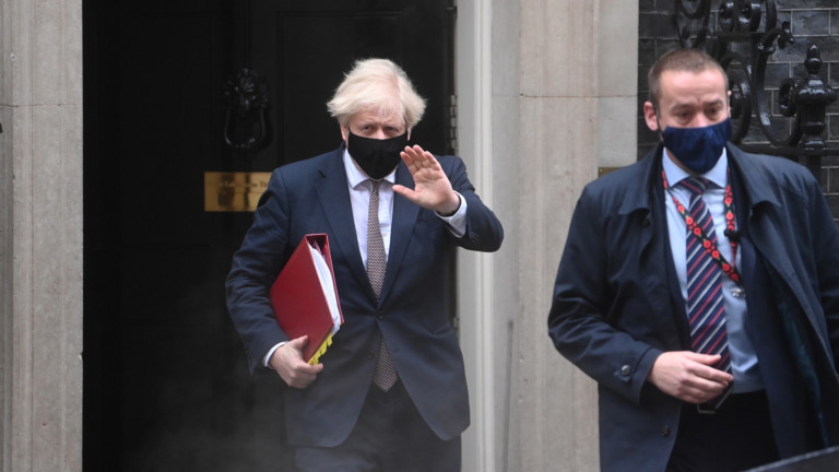 Джонсън: Британия започва денонощна ваксинация