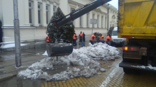 Разчистват снега около парламента за клетвата на Радев