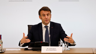 Рейтингът на френския президент Еманюел Макрон сред френските граждани се