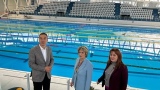 Министърът на младежта и спорта Весела Лечева областният управител на