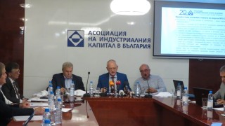 Индустриалците искат да отпадне минималната работна заплата