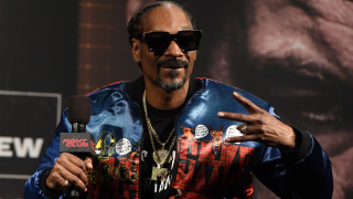 Изпълнителят на хита Drop It Like It Hot наскоро се