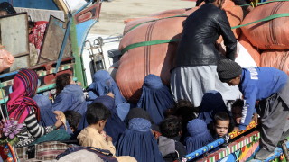 Талибаните изпращат афганистански жени в затвора за да ги защитят