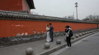 Икономическата несигурност в Китай взе нова и неочаквана жертва сватбената
