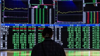 Световните цени на петрола скочиха над 100 долара за барел