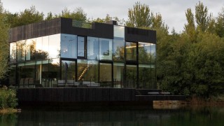 Къщата на езерото