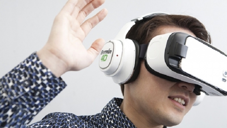 Нови слушалки на Samsung добавят ново измерение към виртуалната реалност 