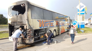 Техническа неизправност е причината за запалването на автобуса на автомагистрала
